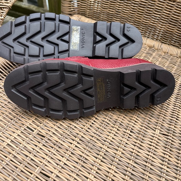 Vionic Tumbled Leather Slip-On Loafers - Emalyn - Picture 6 of 7